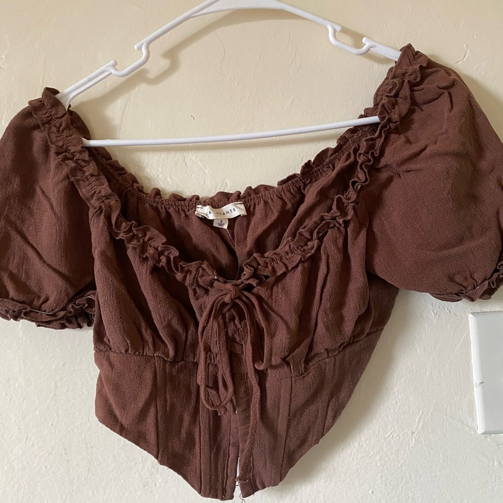 LA hearts brown top